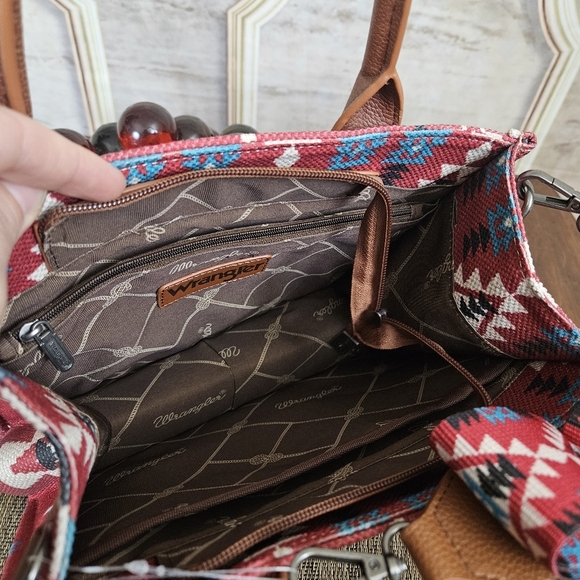 Wrangler Women's Southwestern Burgundy Crossbody Tote Bag WG2203-8120SBDY NWT - Picture 8 of 9